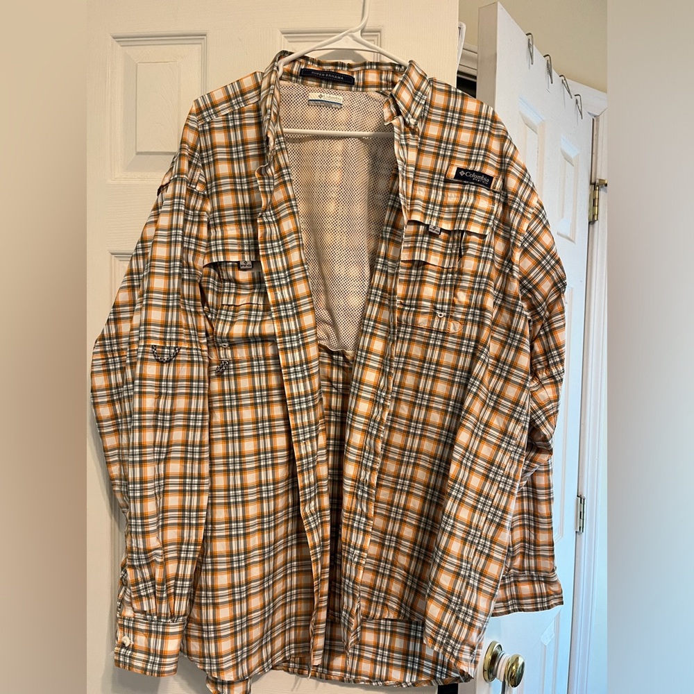 Columbia super Bahama xl fishing shirt.